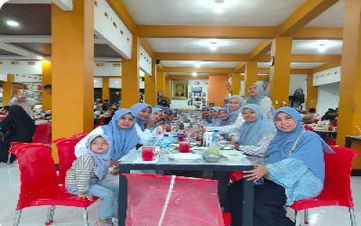 KELUARGA BESAR MAN 4 ACEH BESAR GELAR IFTAR BERSAMA DALAM SUASANA KEBERSAMAAN